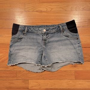 Gap maternity shorts